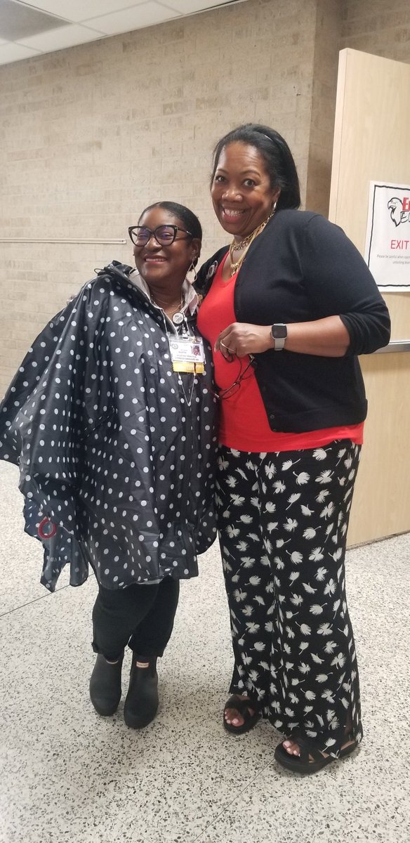 CFISDEmmott's tweet photo. More AP fun to share...An enjoyable week celebrating our APs! 🤩 THANK YOU for sharing your love with our Eagles!🦅 #eaglepride #letyourlearningGLOW #weGLOWeagles #watchusGlow @MrsRAustin @YRCharles32 https://t.co/HNGzivBhfm