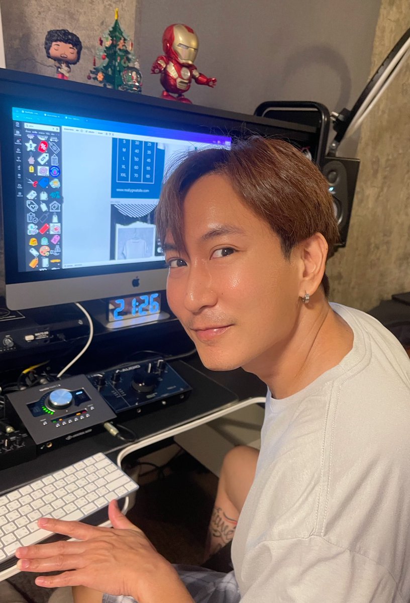 TeamKidsDee's tweet photo. ศิลปินคนโปรดมาส่งยิ้มหวานให้ก่อนนอน 😳 หลับฝันดีแล้วค่าคืนนี้ 🥰
แต่ถ้าใครมีปัญหาเรื่องการนอน ต้องทาน #Good9 วันละ 1 เม็ดนะคะ รับรองว่าหลับสบายแน่นอนค่าา ☺️
📸 cr. Admin openchat PAT POWER PAT
#หันมาเมื่อไหร่ก็เจอ #ศิลปินคนโปรด #แด๊ดดี้แพท #แพทพาวเวอร์แพท https://t.co/rgQ0DnfK1L