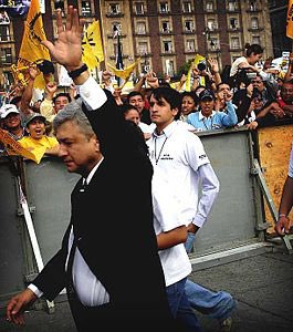 zoarmiranda's tweet photo. 18 años del desafuero al ahora presidente de méxico Andres Manuel Lopez Obrador 
 
Y no se equivocó cuando dijo que la historia nos juzgará y pondrá a todos en su lugar!! https://t.co/5c5U8S8yxx