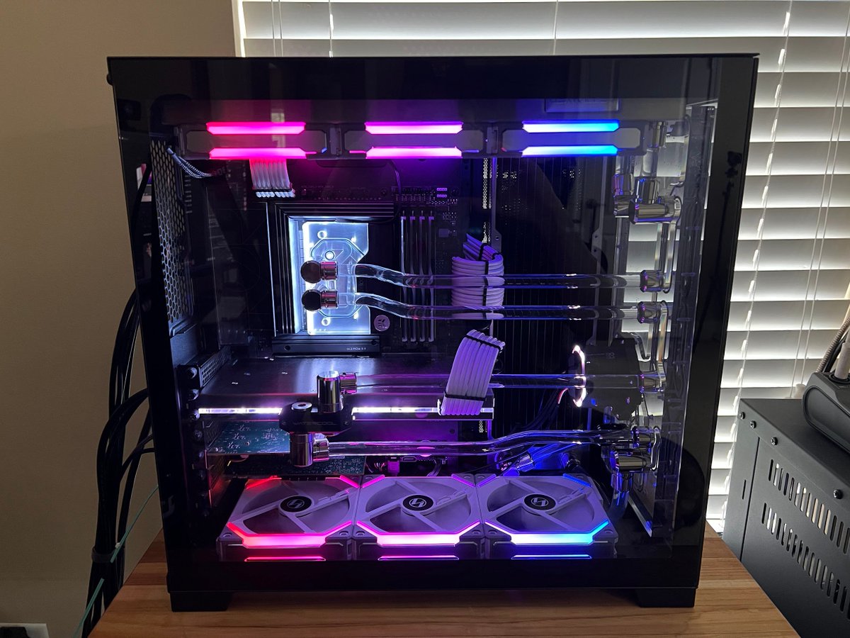 jamesthebard's tweet photo. I'll take some better pictures once I get the camera setup, but all the coolant continues to be inside of the tubez where it belongs.  The RGB controller update fixed a timing issue, and everything has been configured in Aquasuite.  The distro from @RadikultCustom is doing work. https://t.co/QKhf5Bn6FV