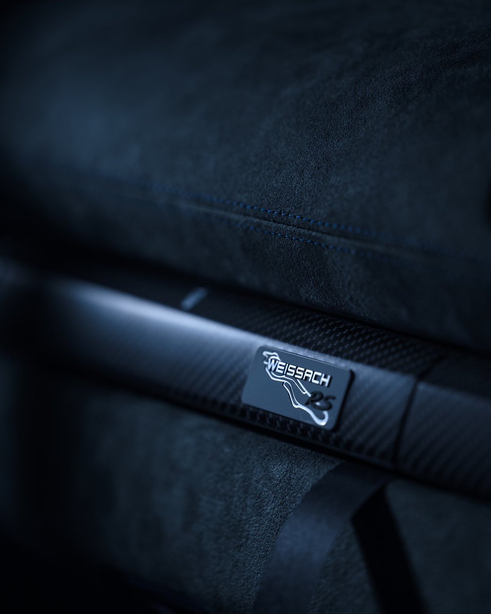 porschedelaware's tweet photo. The Weissach Package is an optional performance enhancement package that includes a fixed rear wing, high-performance tires designed specifically for Porsche, and lightweight materials such as carbon fiber and titanium to reduce total vehicle weight.

#PorscheGT4RS #RubyStarNeo https://t.co/4w3P64LreU