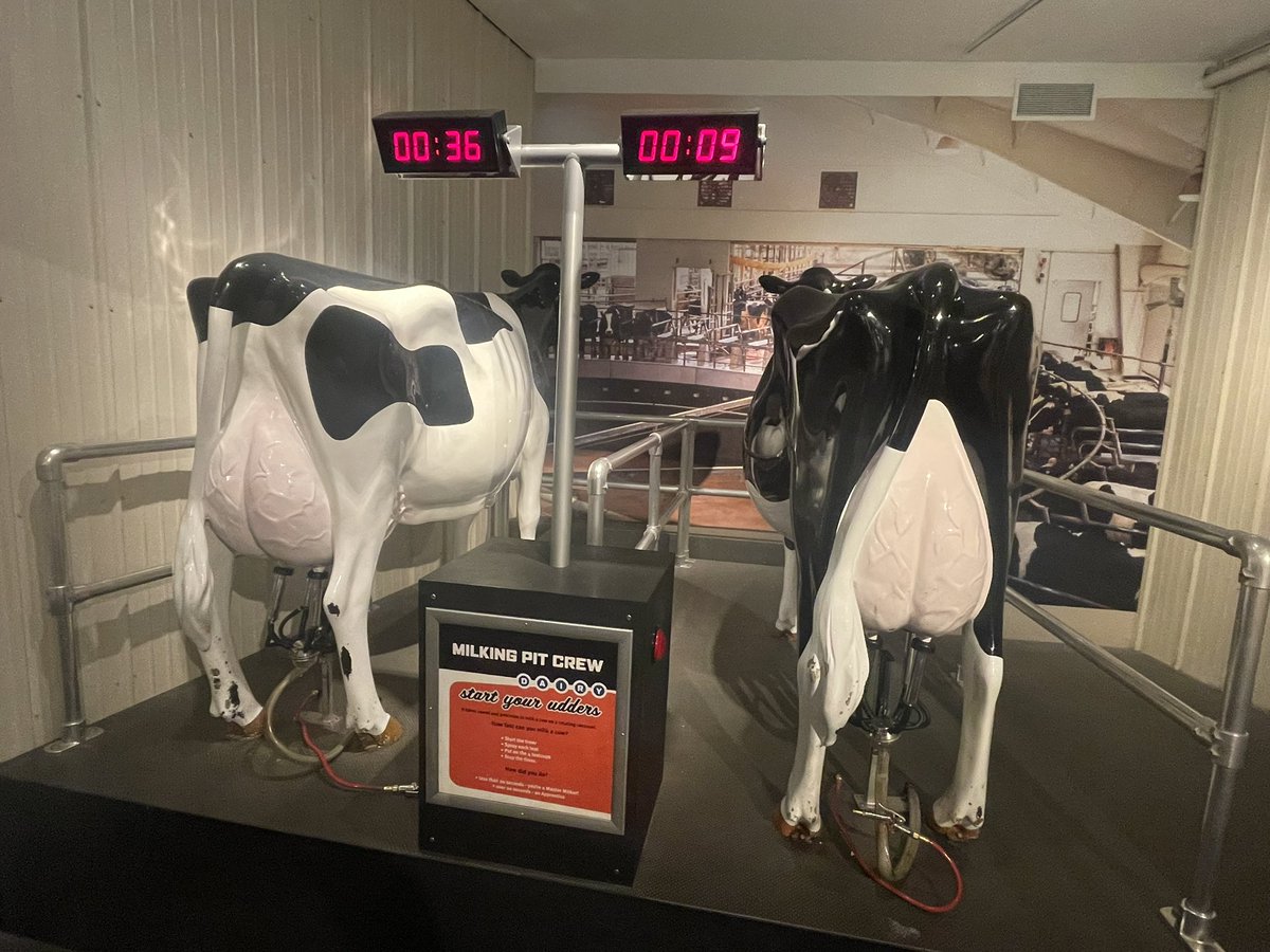 Bouchonneau3's tweet photo. Les Américains sont fiers de leurs agricultures ! Ils montrent, partagent et informent sur la recherche et les progrès notamment de la science en toute transparence et c’est beau à voir ! #museum #scienceindustry #CHICAGO https://t.co/U4m9smVxTP