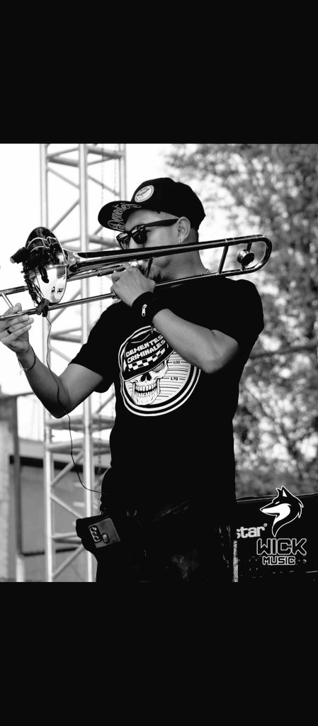 DementesSka's tweet photo. Rifadísimas las fotos de @WickMusic1 el sábado pasado en #Chavosbanda #Iztapalapa #Dementescriminales #Ska #Dementes #Skacore #Confuerza https://t.co/W96Saw9F9S