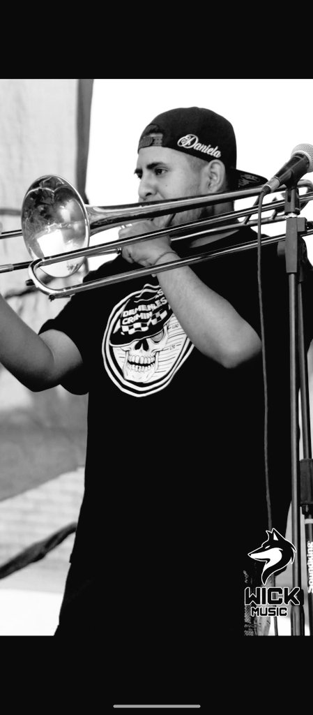 DementesSka's tweet photo. Rifadísimas las fotos de @WickMusic1 el sábado pasado en #Chavosbanda #Iztapalapa #Dementescriminales #Ska #Dementes #Skacore #Confuerza https://t.co/W96Saw9F9S