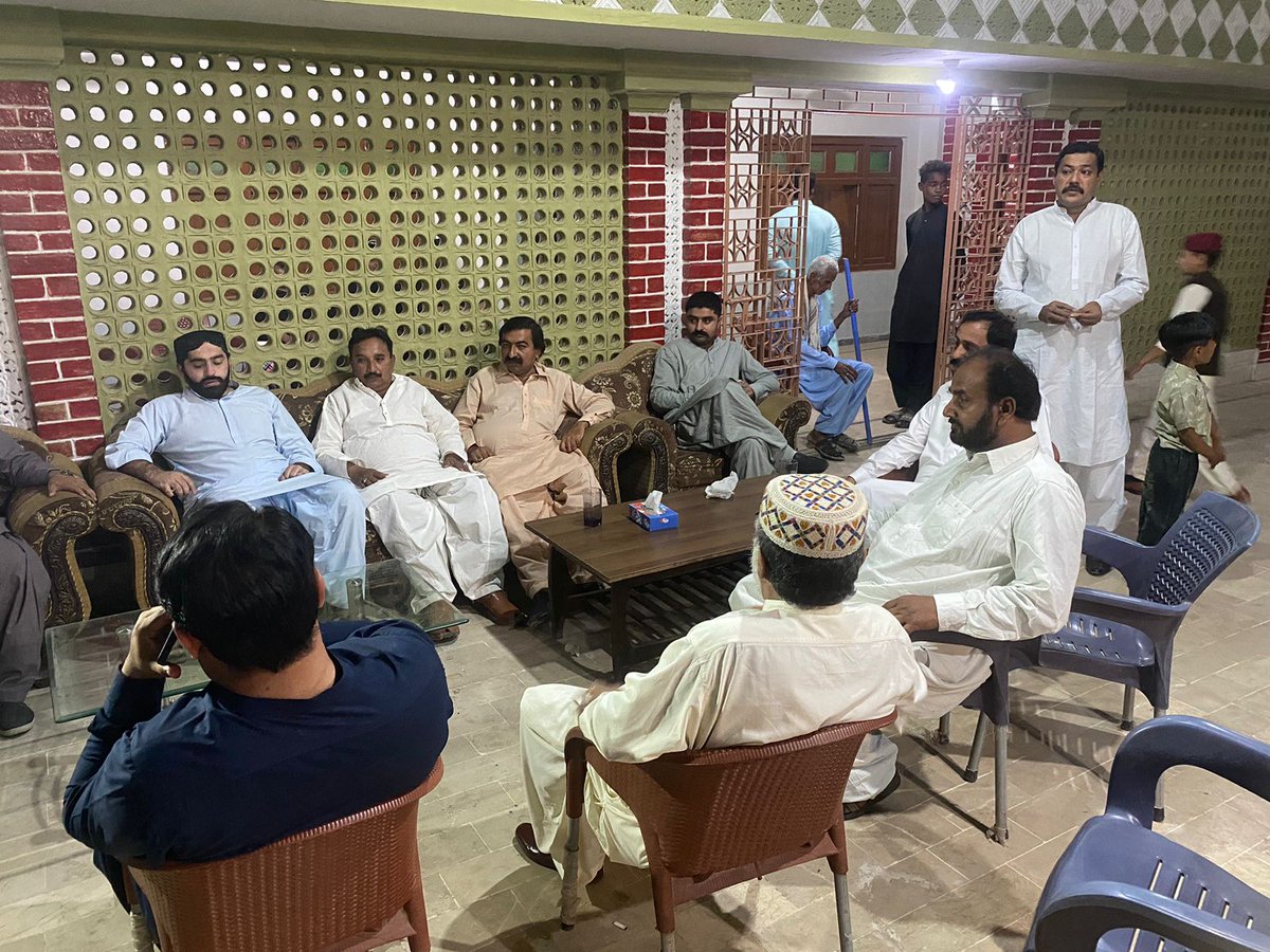 ZounrAsad's tweet photo. #UpdatePs63 
رہنما پی پی پی @rawalsharjeel کے اعزاز میں حاجی غلام علی گوپانگ، ساون خان گوپانگ، حاجی شاہد گوپانگ کی جانب سے افطار ڈنر کی تقریب، 
تقریب مختلف یوسیز کے چیرمینز اورعلاقائی  معززین نے شرکت کی،
@BBhuttoZardari
@AseefaBZ
@sharjeelinam
@MediaCellPPP
@JunaidSaleemJD https://t.co/t54WKgYvbp