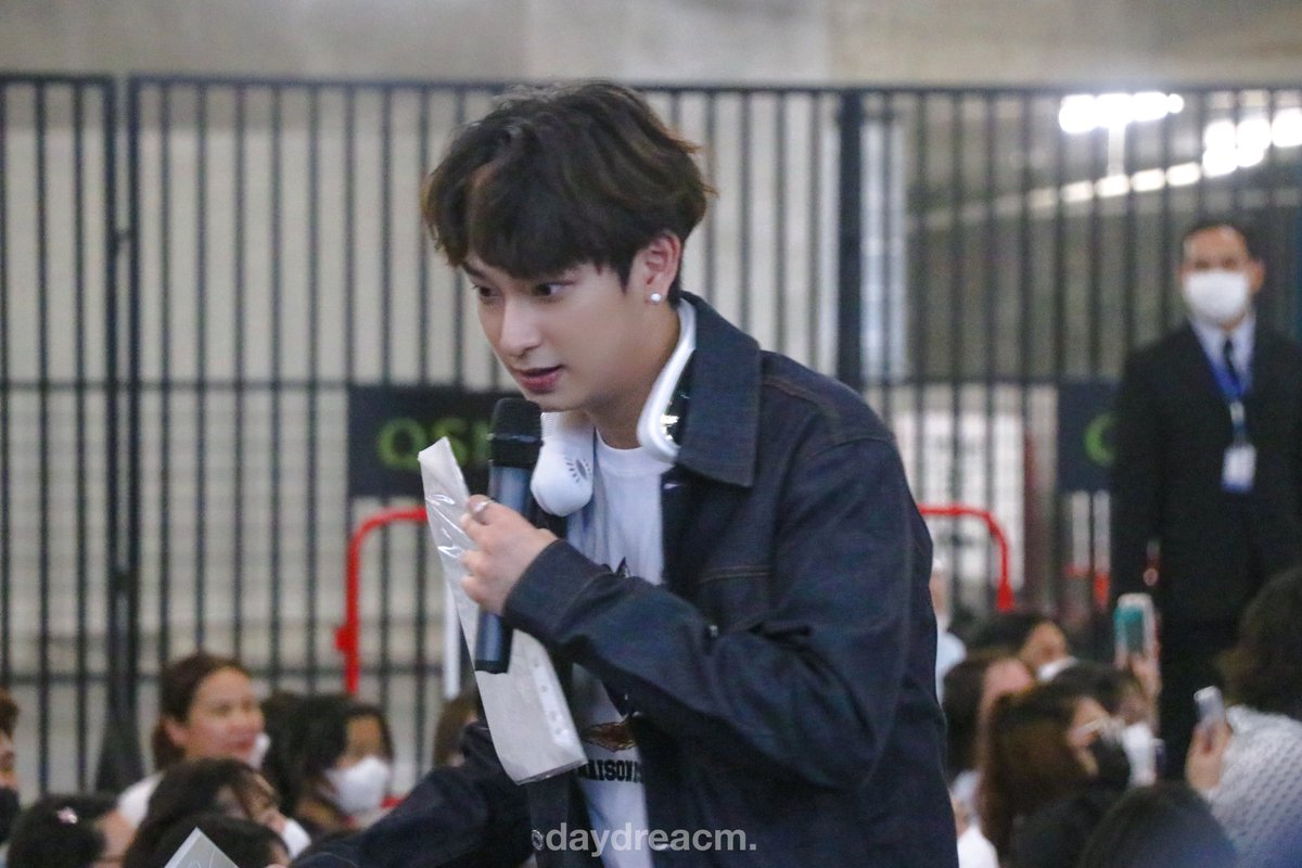 daydreacm_'s tweet photo. ขอให้มีแต่ความรักรอบตัวน้องนะครับ 🫶✨

@Chimonac 
#ChimonWachirawit 
#BookfluencerxPerthChimon https://t.co/vfAeBg292y