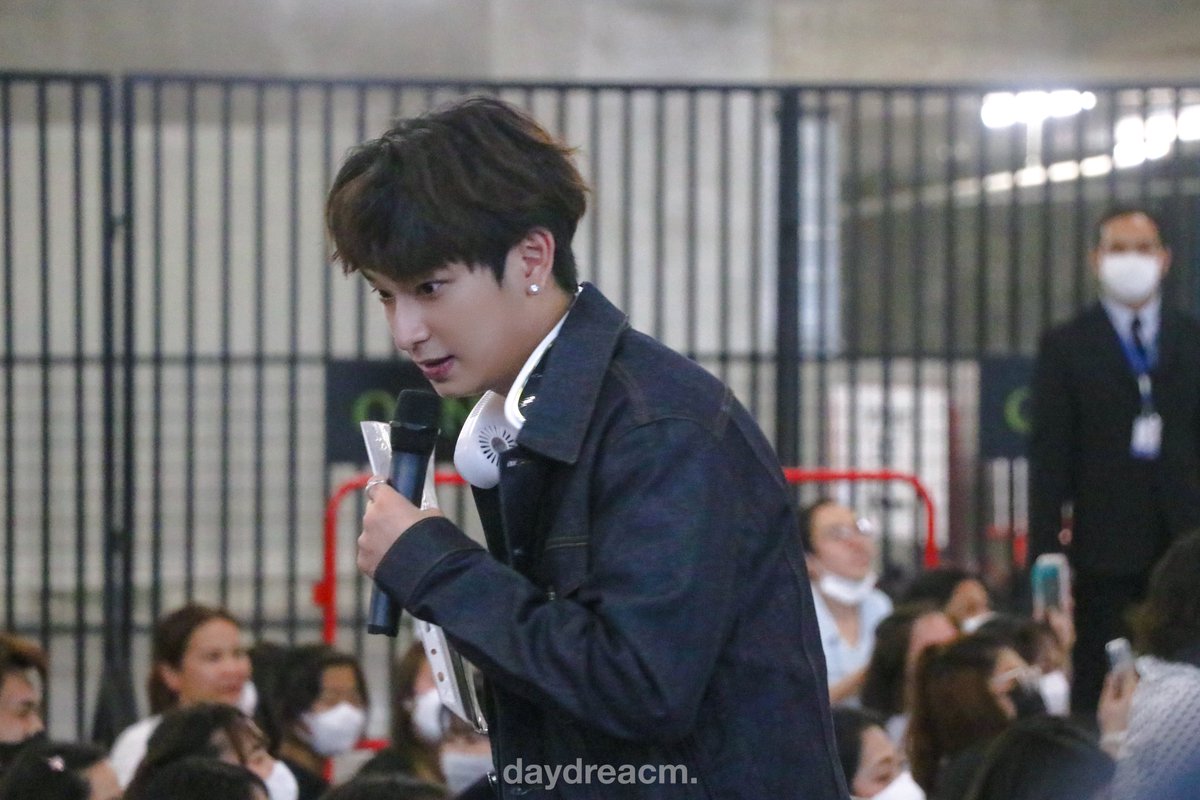 daydreacm_'s tweet photo. ขอให้มีแต่ความรักรอบตัวน้องนะครับ 🫶✨

@Chimonac 
#ChimonWachirawit 
#BookfluencerxPerthChimon https://t.co/vfAeBg292y