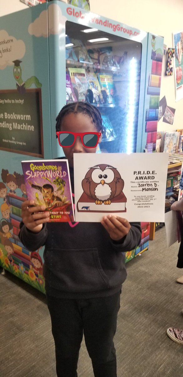 CFISDEmmott's tweet photo. Thankful for Ms. Ivie who shares her love of reading with all of our Eagles!  Another round of #eaglepride students celebrating with the book vending machine🤩. We love our librarian!#letyourlearningGLOW #weGLOWeagles #watchusGlow https://t.co/FHmG1wpCev