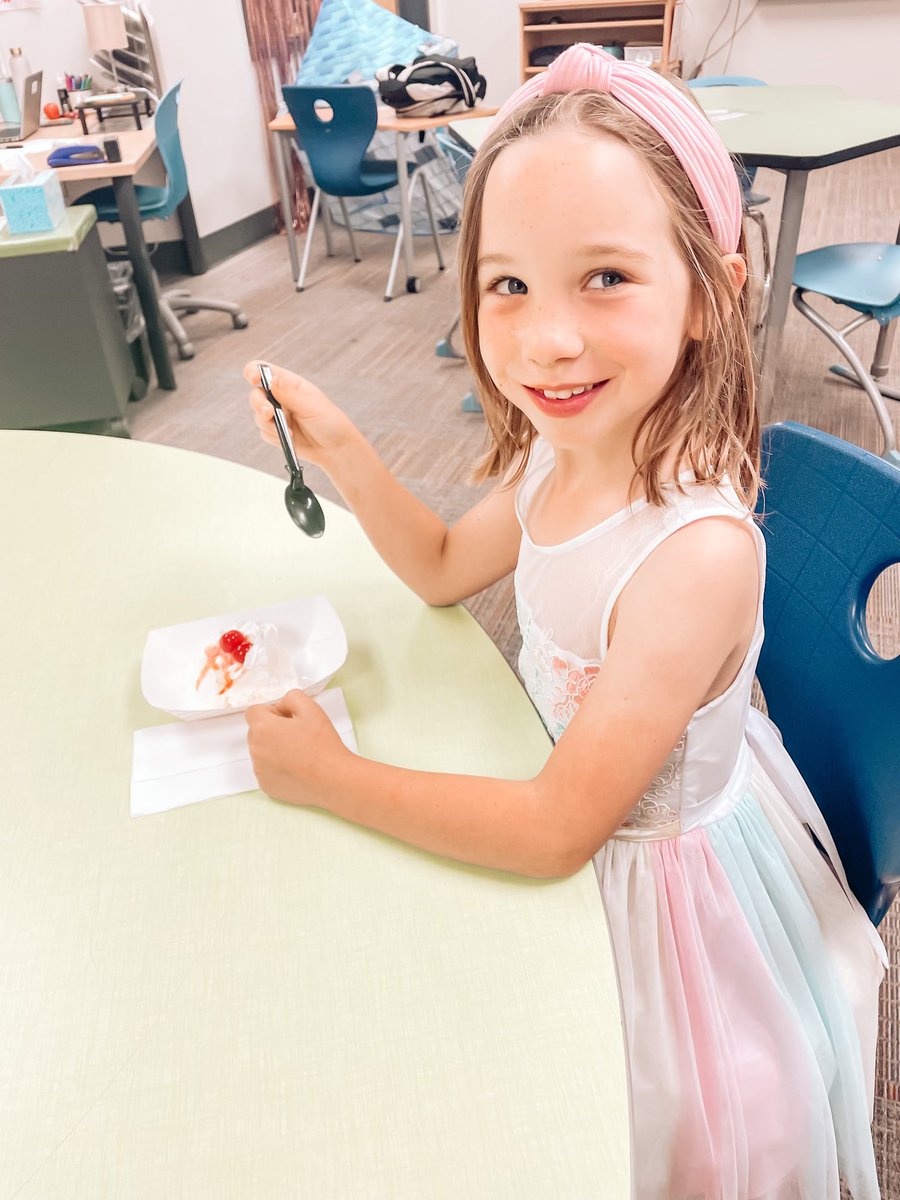 MrsAndersen24's tweet photo. These friends were READY this week to beat their iReady scores! And..They..Did! 👏🏼 👏🏼 👏🏼 Ice cream all around! @AngelOakElem #angeloakes https://t.co/8ZcR0RA1el