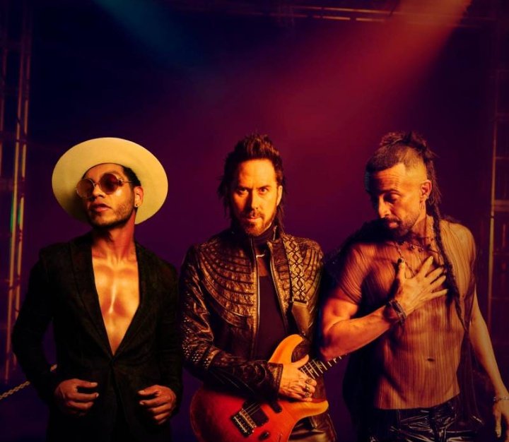 Pero <a href="/CamilaMX/">Camila (Oficial)</a> 👁️👄👁️