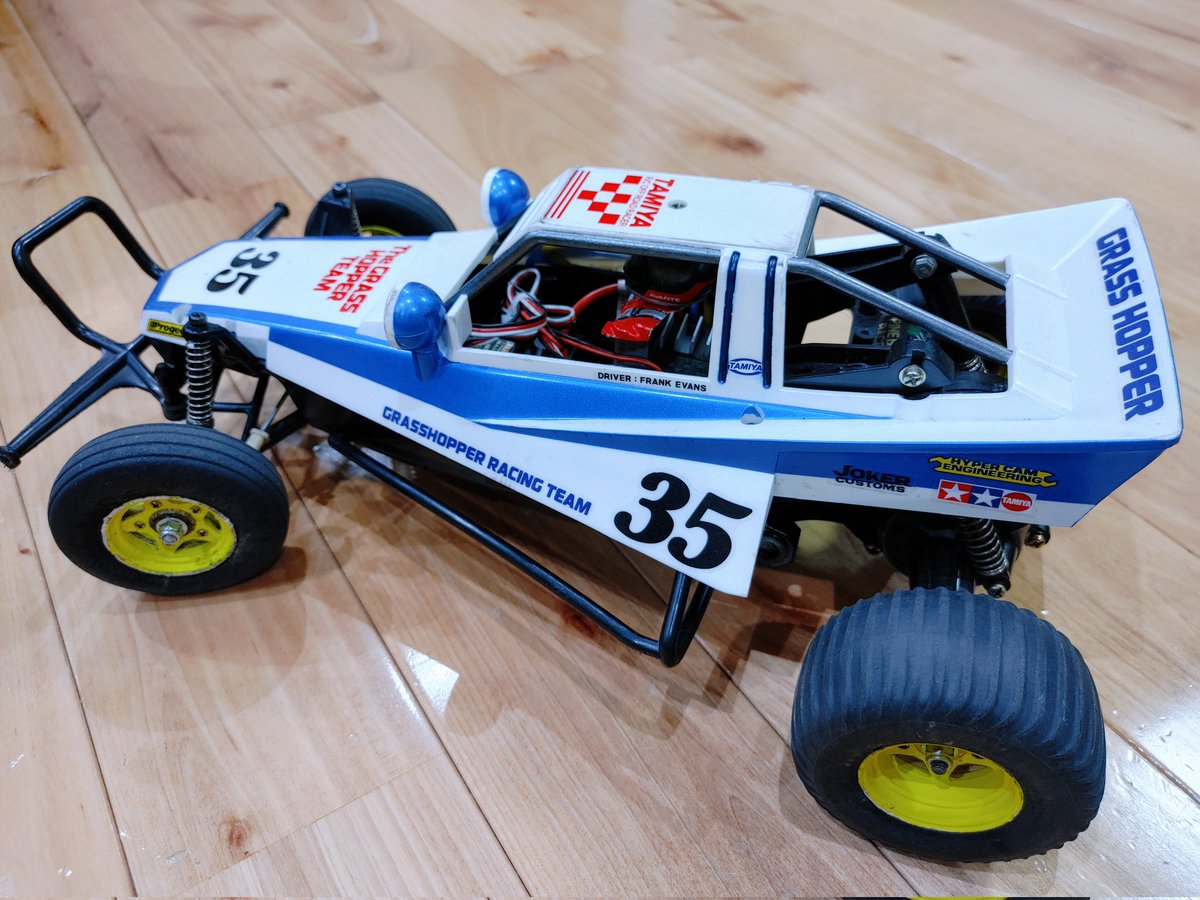 RC_5105's tweet photo. #タミヤRCコン��レ3 
#タミヤ
なんと！ボディとメカ以外は35年前に初めて買ってもらったラジコンそのままです🎵実家の下駄箱にホコリまみれで放置してあったものをレストアしました👍今でも現役で走り続けております👏 https://t.co/iqaWh2OWfM