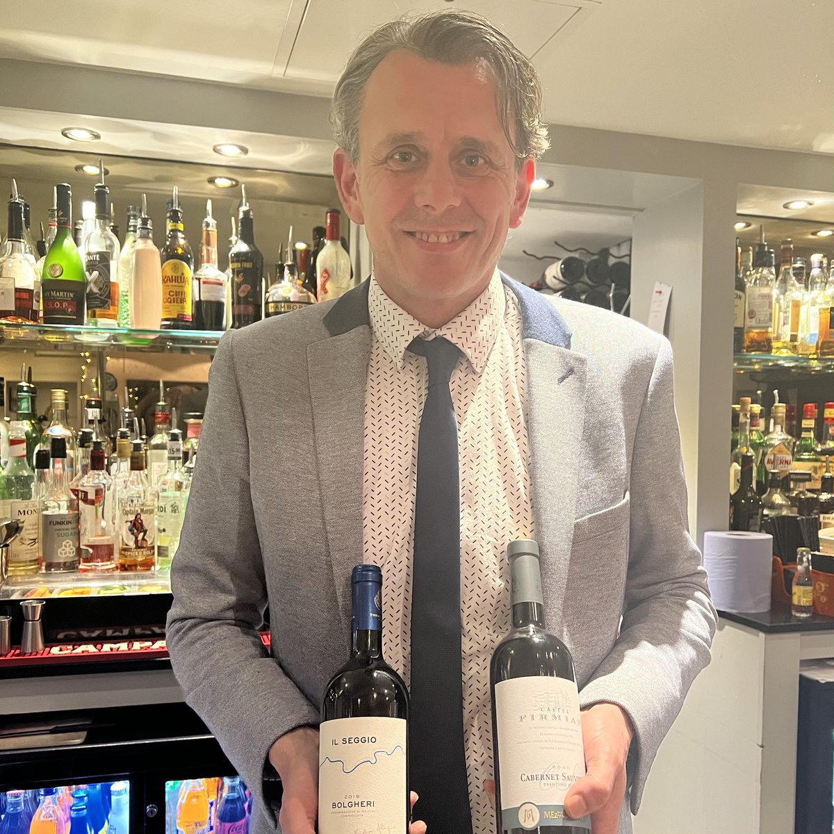 Buona Pasqua! 

We'd like to take a moment to wish our customers a Happy Easter. The restaurant will be closed tomorrow &amp; on Easter Monday. 🐣✨

Today, we're serving up our award-winning Italian cuisine &amp; fine wines! 🍷

#LaLanterna #Glasgow #GlasgowFood #AuthenticItalian