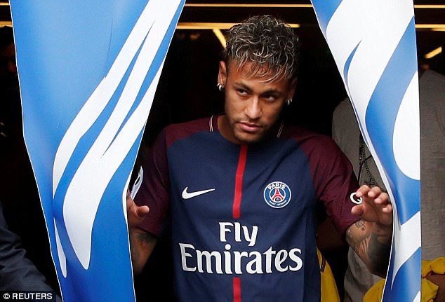 NaikyOh6's tweet photo. Je supprime mon compte si vous me citez un joueur plus charismatique que Neymar https://t.co/aVd4P5Lk3r