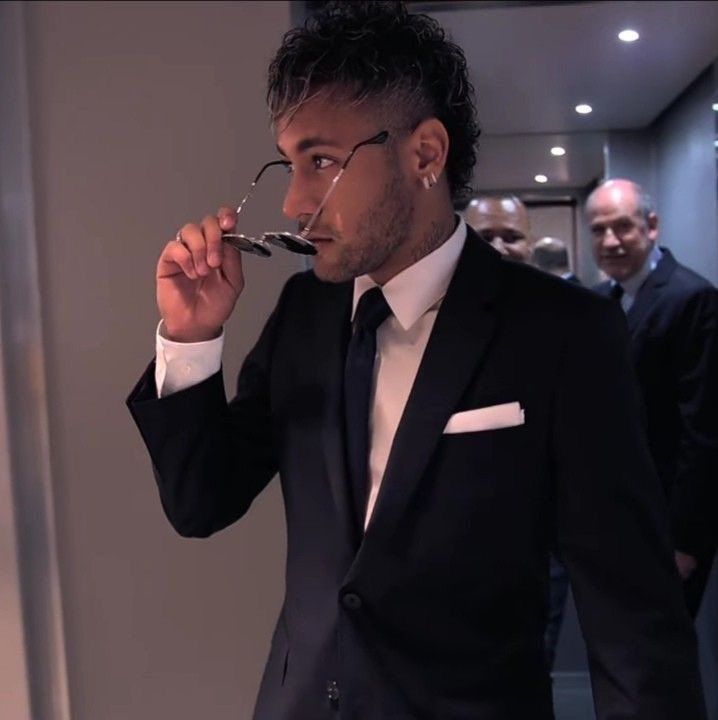 NaikyOh6's tweet photo. Je supprime mon compte si vous me citez un joueur plus charismatique que Neymar https://t.co/aVd4P5Lk3r