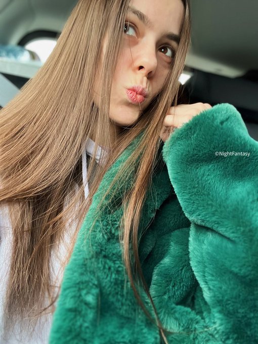 My first green fur coat 💚 #camgirlِ https://t.co/AIeKoEEumx<a href="/tag/camgirl%D9%90"class="tags">#camgirlِ</a>