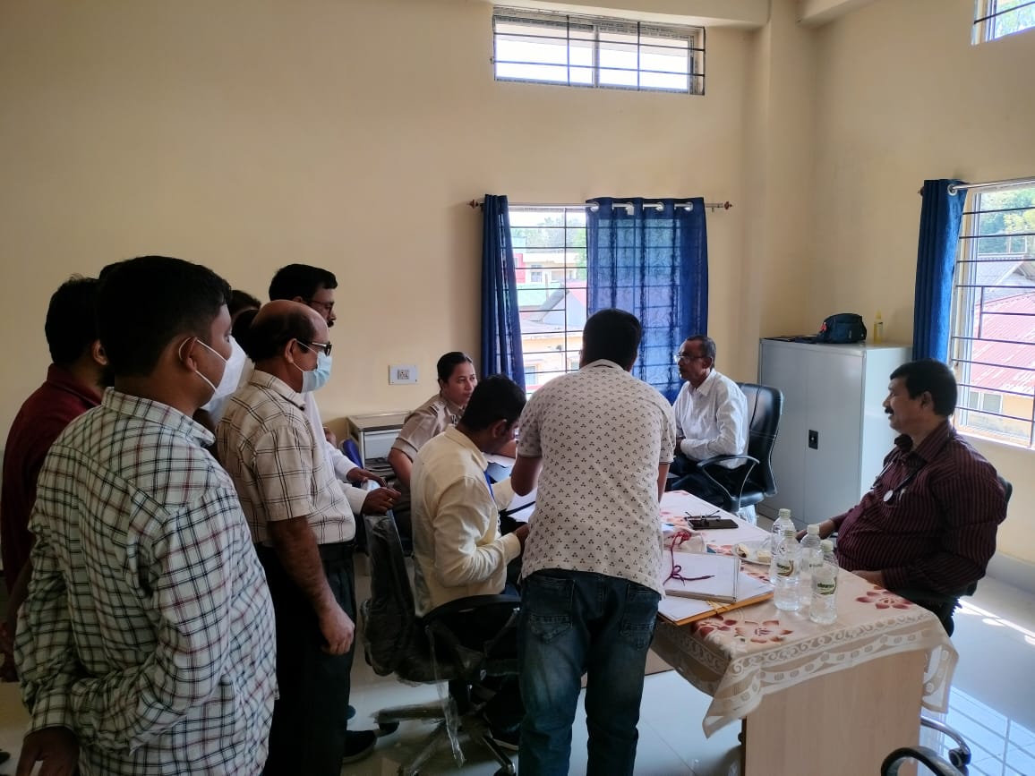 BongaigaonNhm's tweet photo. External evaluator Smt.  Luna Sonawal, ACS Addl. SP  BONGAIGAON has conducted Swasthya Sewa utsav #SSU at Srijangram Model Hospital Bongaigaon @nhm_assam @keshab_mahanta @dcbongaigaon @KarunaBrahma21 https://t.co/f2hya3uufg