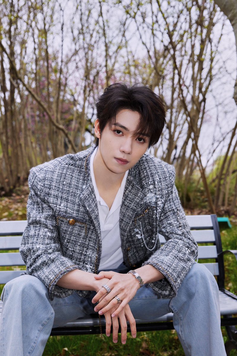 roseyizhou's tweet photo. Luo Yizhou’s look for the TV Drama ceremony 💚
©️ 罗一舟工作室
#LuoYizhou #罗一舟  #หลัวอีโจว https://t.co/C7v0PNlPcQ
