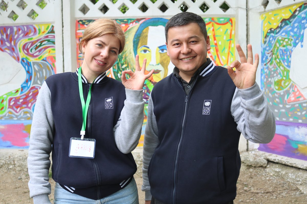 undpkg's tweet photo. Through creative festivals, like the one @undpkg leads #today in Osh🇰🇬, we try to unite local youth through creativity for a peaceful and constructive life🕊️
#artpeacebuilding #youthforpeacebuilding #socialcohesion #create4 #create4osh #art4peace #ЖаштарТынчтыкка https://t.co/pORfk03DlW