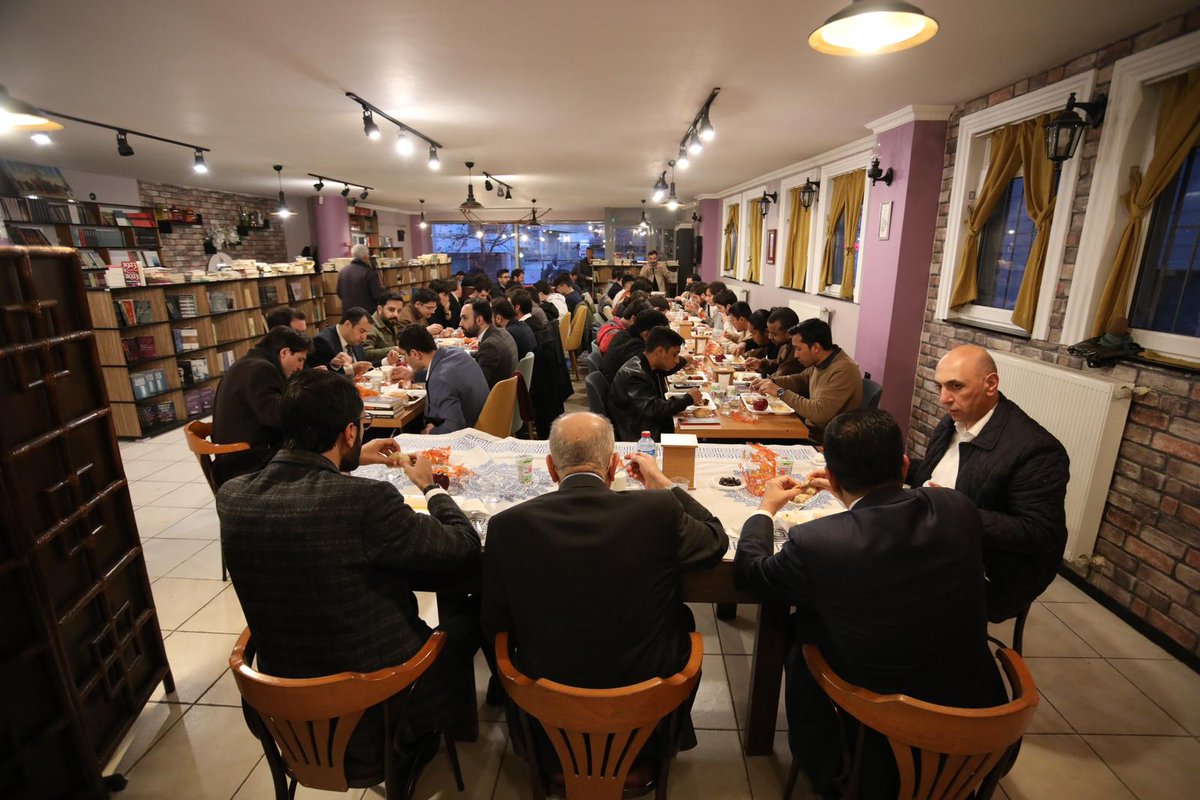 MGKitapKahve's tweet photo. Genel başkanımız Sayın Temel KARAMOLLAOĞLU ve Konya Milletvekilimiz Abdulkadir KARADUMAN Bey'in Katılımlarıyla #Askıdaİftar Programımızı Gerçekleştirdik. https://t.co/BN3nehr44Z