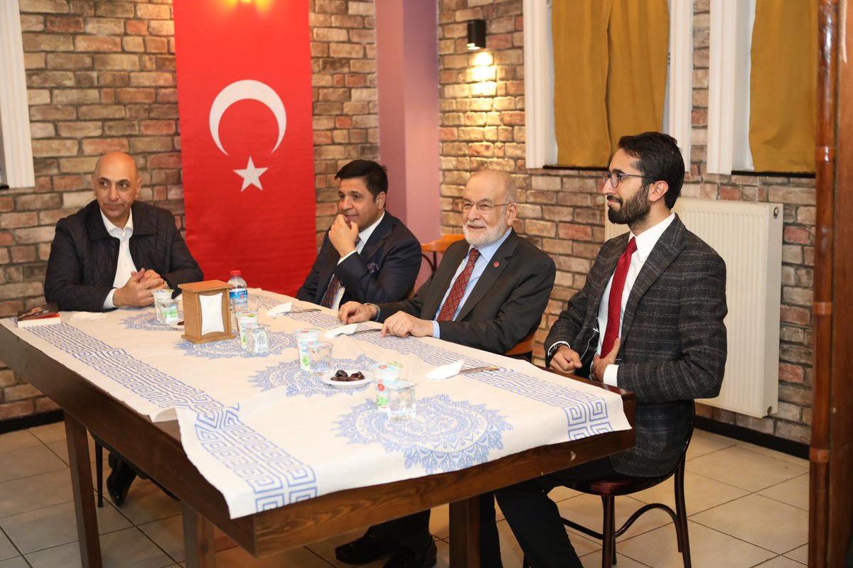 MGKitapKahve's tweet photo. Genel başkanımız Sayın Temel KARAMOLLAOĞLU ve Konya Milletvekilimiz Abdulkadir KARADUMAN Bey'in Katılımlarıyla #Askıdaİftar Programımızı Gerçekleştirdik. https://t.co/BN3nehr44Z