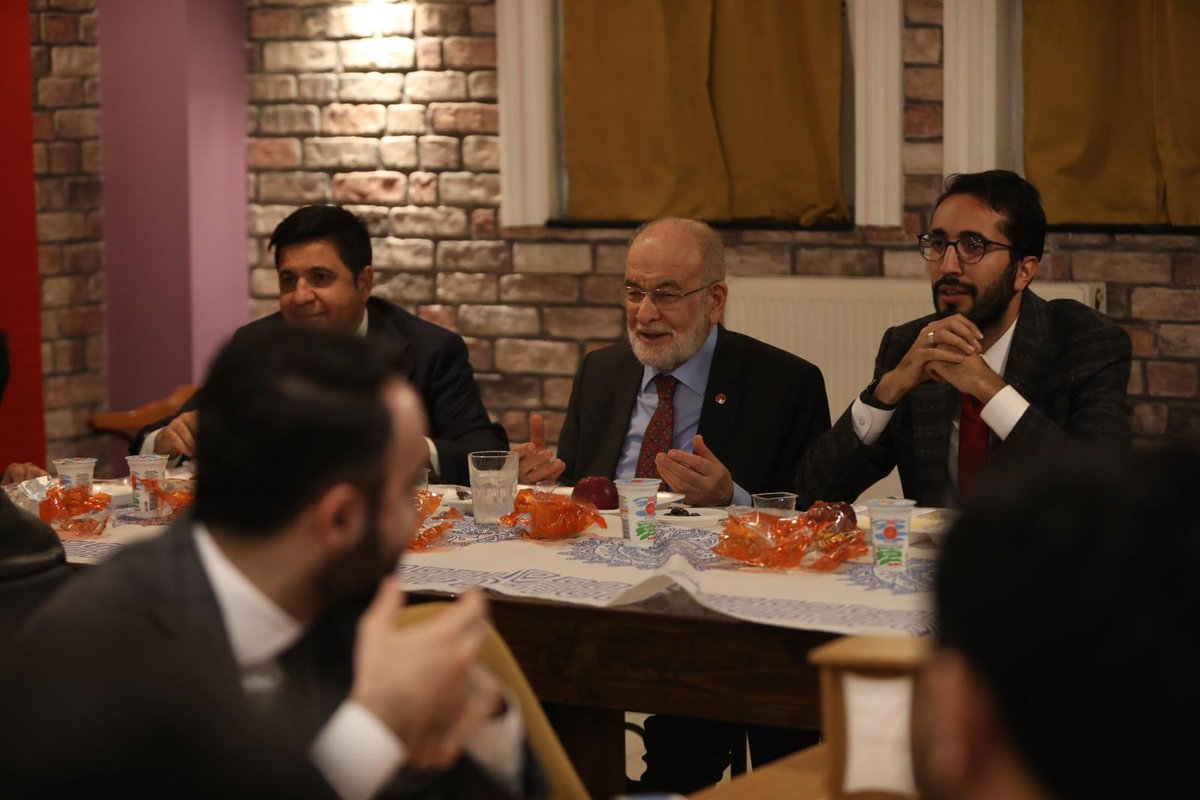 MGKitapKahve's tweet photo. Genel başkanımız Sayın Temel KARAMOLLAOĞLU ve Konya Milletvekilimiz Abdulkadir KARADUMAN Bey'in Katılımlarıyla #Askıdaİftar Programımızı Gerçekleştirdik. https://t.co/BN3nehr44Z