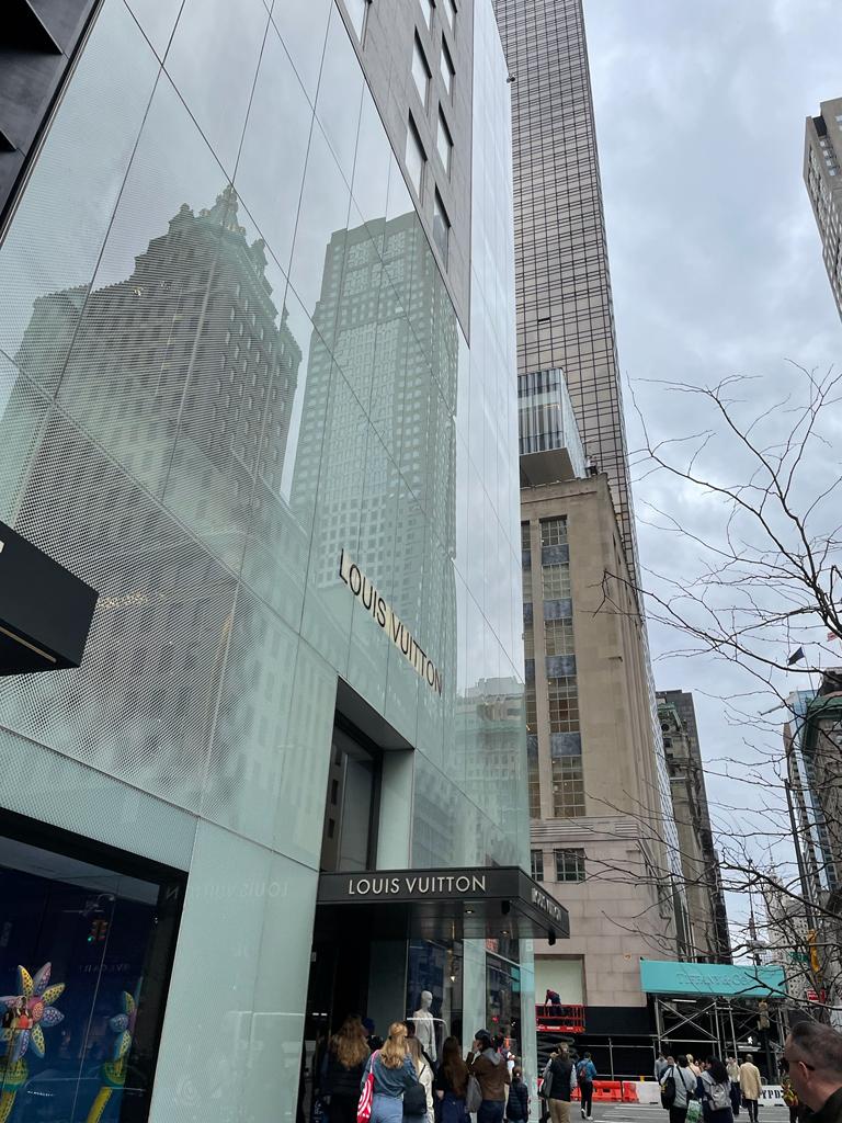 pugcalledMelvin's tweet photo. Some photos from yesterday in NYC https://t.co/ahZwSFs9Jx