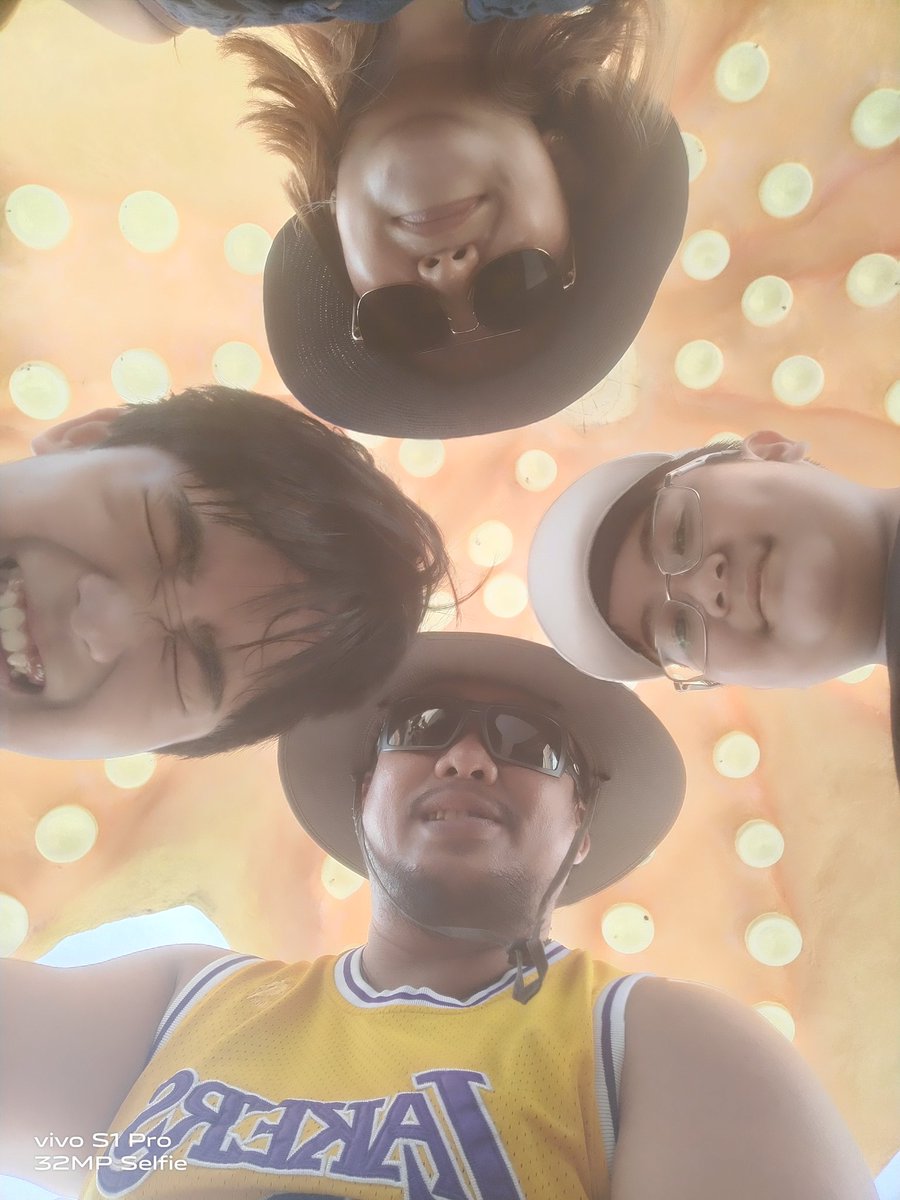 dada_brian5's tweet photo. The four of two #summer2023 https://t.co/mrzBvX6PB5