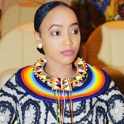 Let's settle this once and for all,

LIKE ❤️ FOR KAREN NYAMU &amp;
RETWEET 🔁 WIDELY FOR HEZENA!