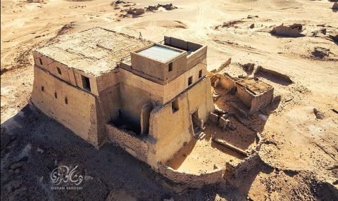 SudaneseCulture's tweet photo. The Oldest Mosque in Sudan,  in Old Dongola.
#SudaneseCulture 

أقدم  مسجد في السودان, في دنقلا العجوز.
 #ثقافة_سودانية https://t.co/YXJ35Cfla9