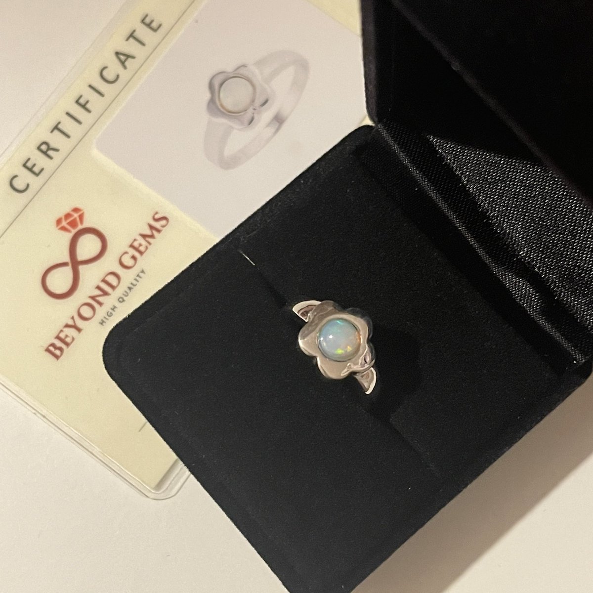 doublesgene's tweet photo. ได้รับของแล้วนะคะ น้องสวยงามมากๆ ขอบคุณมากๆค่า😍💐✨ #review4beyond https://t.co/VtXaCUy7M2