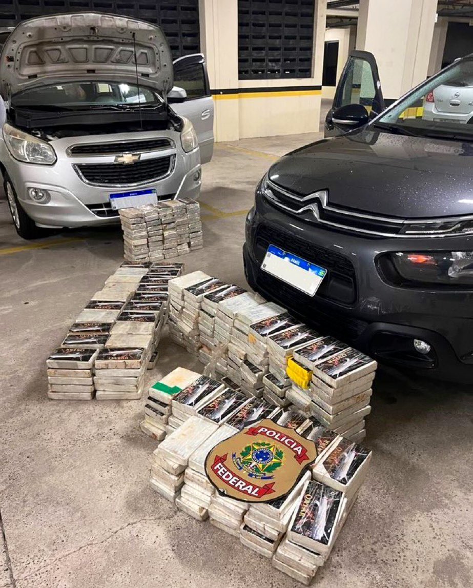 FlavioDino's tweet photo. Cumprimento as equipes da Polícia Federal e da Polícia Rodoviária Federal pelo êxito em operações diárias em todo o país. Neste caso, mais 300 kg de cocaína apreendidos pela Polícia Federal >> https://t.co/zaw0gV2w3V