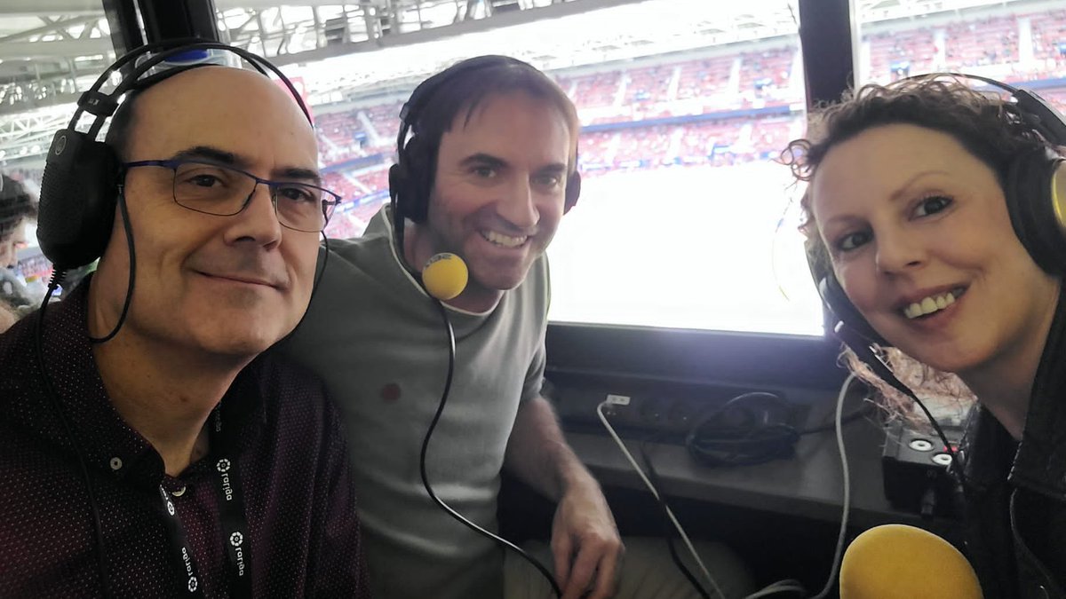 📻👋 EN DIRECTO DESDE LA CASA DEL FINALISTA DE COPA ‼️

🏟️ El Sadar
⚽ #OsasunaElche

🗣 Narra <a href="/JaviLaquidain/">Javier Laquidain</a>
🎤 Inalámbrico <a href="/Uxyo/">Uxue Martinez</a>

🎙️ <a href="/BorjaCuadrado/">Borja Cuadrado</a> y @GarridoCarrusel
👥 Con <a href="/Trashorras10/">Roberto Trashorras</a> y @BrunoAlemany 
📣 #VARman @Itu_Edu 

📹 SÍGUELO EN DIRECTO: youtube.com/live/RXA2XS1j2…