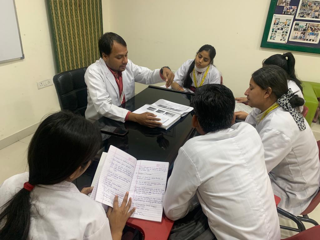 StarEduOfficial's tweet photo. EXTRA CLASS conducted for our Radiology batch students , who missed their important topics.

Students can also opt for individual special class, if they are not clear about any particular topic.

#ExtraClasses #BackupClasses #Students #ParamedicalCourses #Radiologystudents https://t.co/WlfoLh4kC1