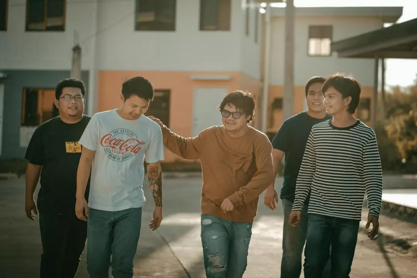 For all Music Lovers out there can you guys follow MIMICREE PH,  a local band from Lipa City, Batangas. 
They are constantly posting their music videos, gigs, and buskings!🎵
Please follow 👇
facebook.com/mimicreeph 
instagram.com/mimicreeph/
youtube.com/@mimicreeph