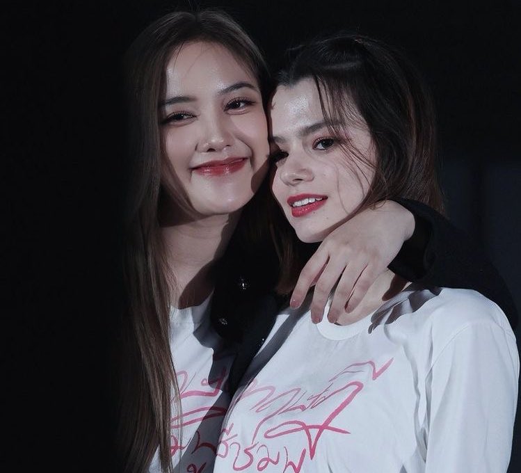 cyn_jyr2922's tweet photo. To all Freenbecky fans let’s help each other please 🫶🏻🤍 RETWEET, FOLLOW AND I WILL FOLLOW YOU BACK🌷💖

#srchafreen
#Beckysangels
#FreenBecky https://t.co/uemlii2QP8
