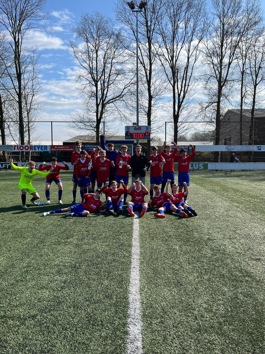 SanderZwarthof's tweet photo. Halve finale bereikt!!!! 💙🤍⚽️
@vvSEH https://t.co/058loBlJYe