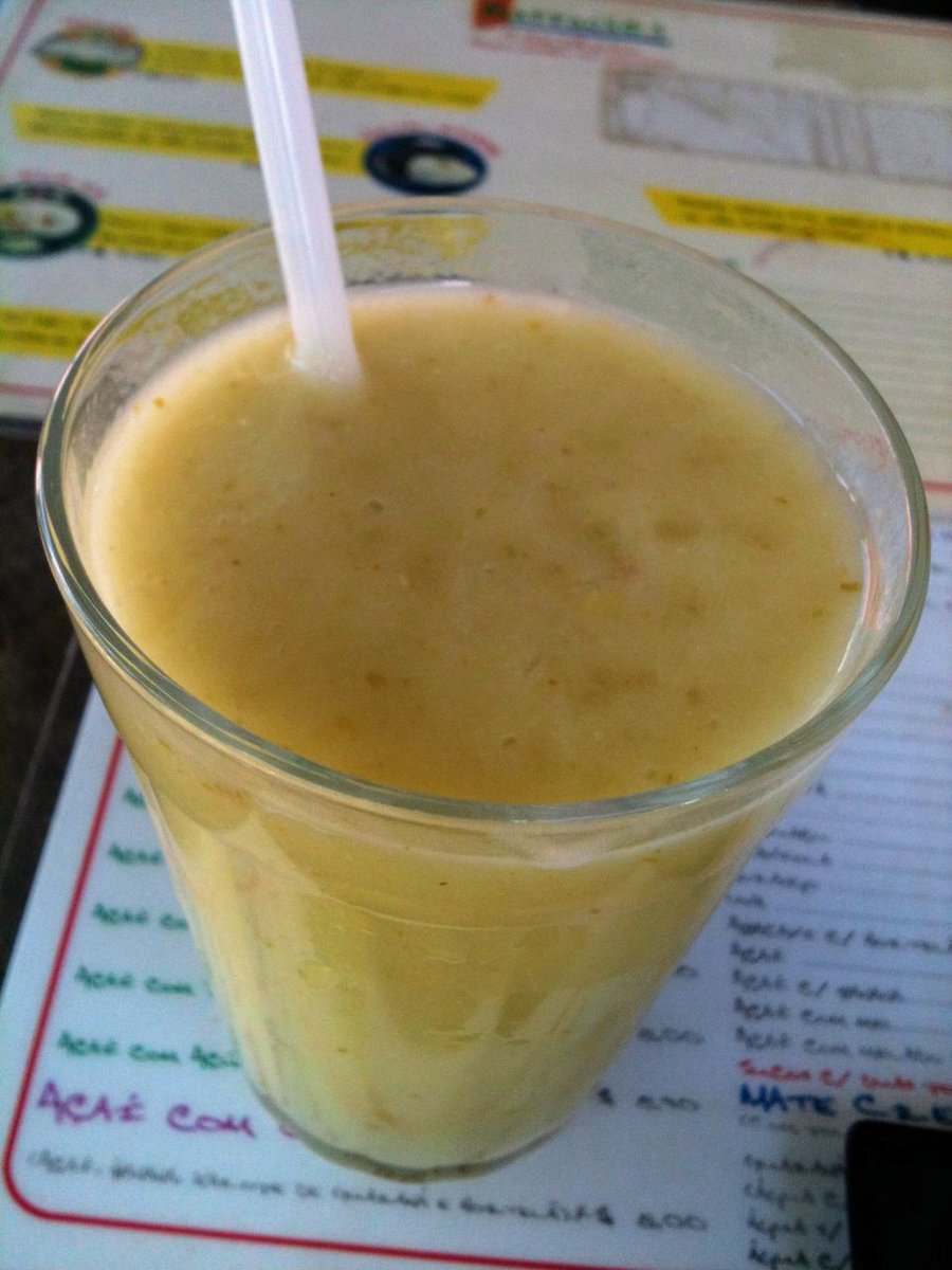 SlowFoodCerrado's tweet photo. 🍹🥥🍨👩‍🍳👨‍🍳 Você já experimentou a deliciosa #mangaba? Além de seu sabor único, essa fruta é muito versátil na cozinha! Ela é utilizada em receitas de doces, sorvetes, sucos, e até mesmo em pratos salgados. 🍴😋 https://t.co/b2ncv3gHnM
