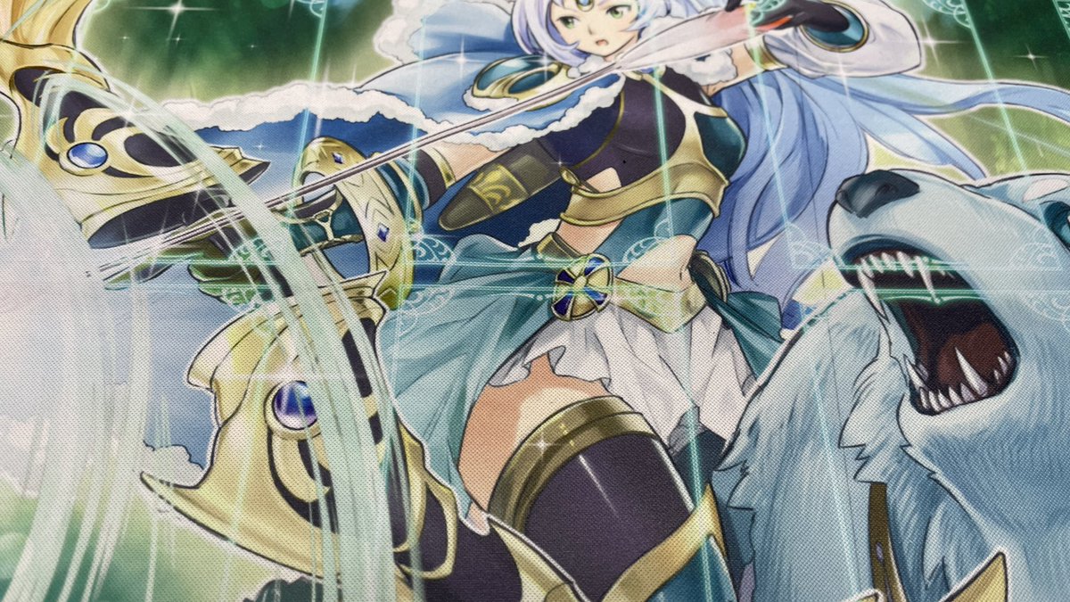 アポロウーサのプレイマット初めて実物見たけど太ももがデカ過ぎて笑っ