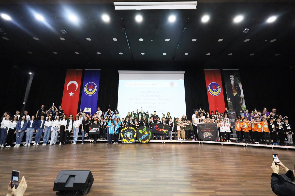 tededirnekoleji's tweet photo. #TEDEdirneKoleji olarak Bilim Kahramanları Derneği koordinasyonu ile düzenlenen #FIRSTLEGOLeague etkinliğine ikinci kez ev sahipliği yaptık. Yaratıcı fikirleri ile etkinliğe renk katan tüm minik bilim kahramanlarını kutluyoruz. 🤖 @BilimKahraman https://t.co/cVuXJcutIt
