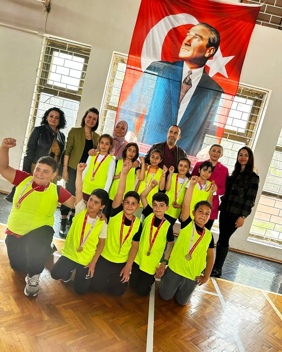 Okullar arası İFET yarışmasında 3.sınıflar arasında okulumuz 3-F sınıfı ilçe 1.si olmuştur.Tebrikler👏👏👏