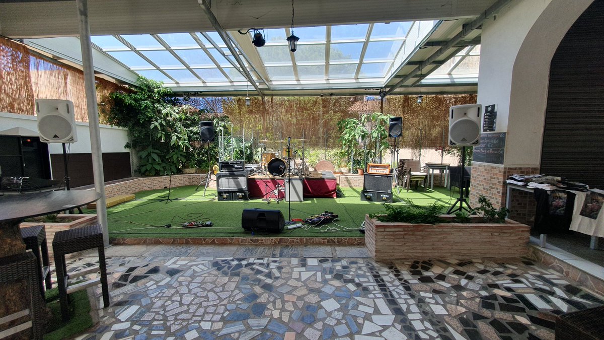 Ya esta todo listo para esta tarde!! No os perdais a roswell.official a las 18:00h!! 
Entrada 5€ con un tercio de cerveza!! #Tándem #Berja #Almería #Jaen