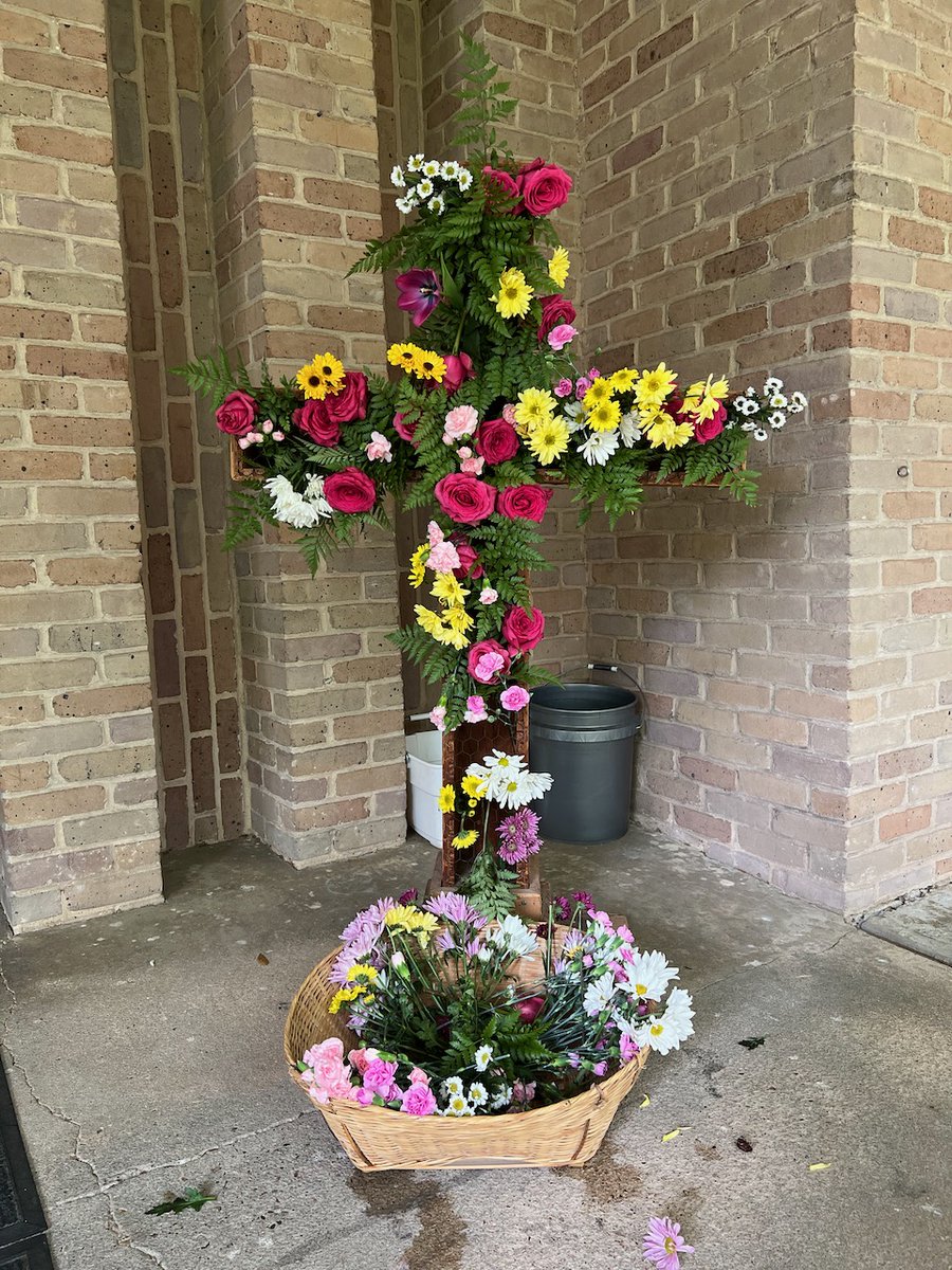 HolySpiritHou's tweet photo. All are welcome at Easter Sunday Services tomorrow at 9 am &amp; 11 am! Easter egg hunt and family activities begin at 10:15 am in the courtyard. https://t.co/TDP8U2QaQP