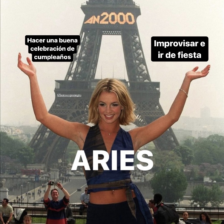 aries_hn's tweet photo. Difícil elección 🤣 ¿Con cuál te quedarías? 😅 #aries #horoscoponegro https://t.co/qDw31yowmX