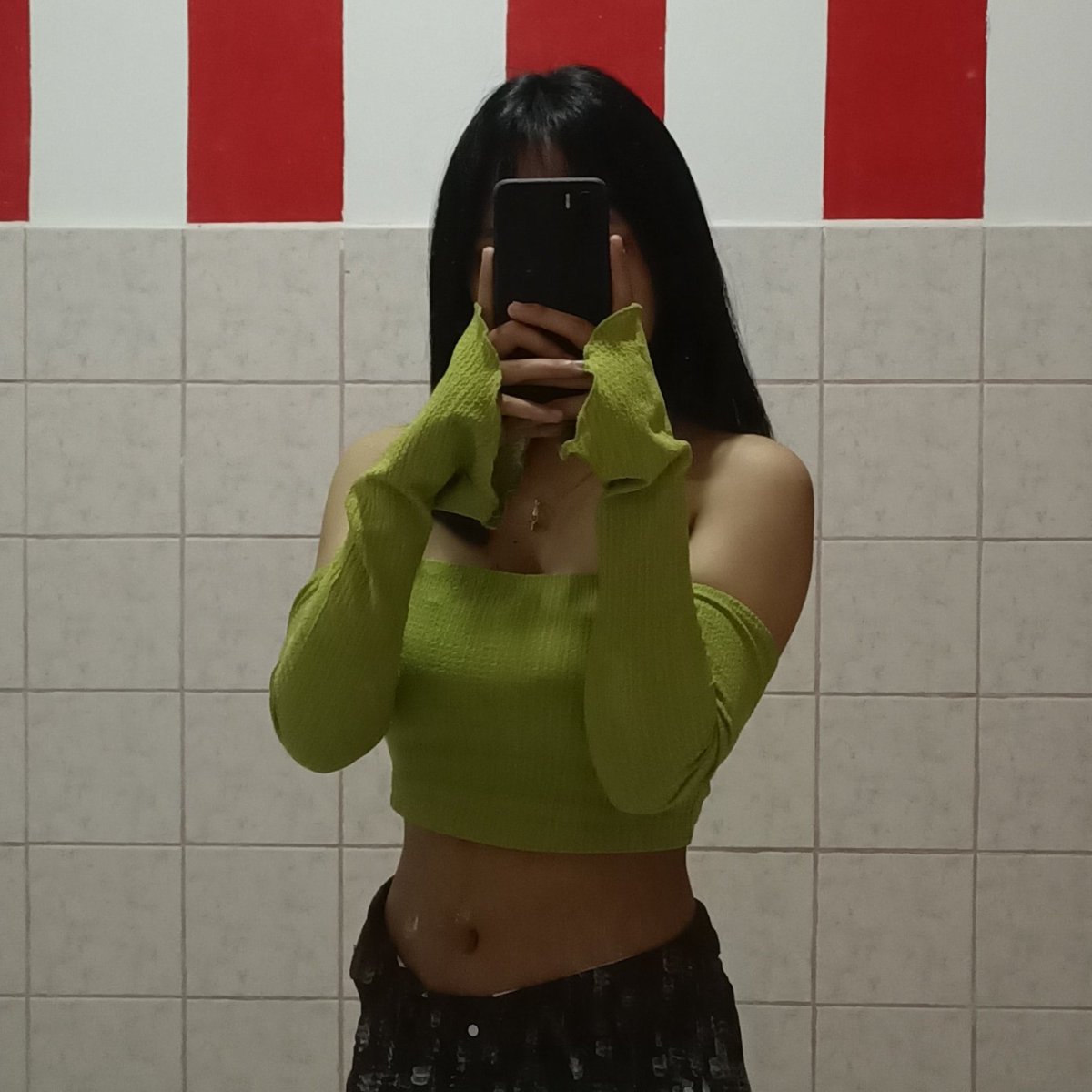 sahisushii's tweet photo. us in green

#SUNGHOON #ENSD #ENGENESelcaDay #ENGENE_selca_day #ENHYPEN https://t.co/PIZbzePQP0