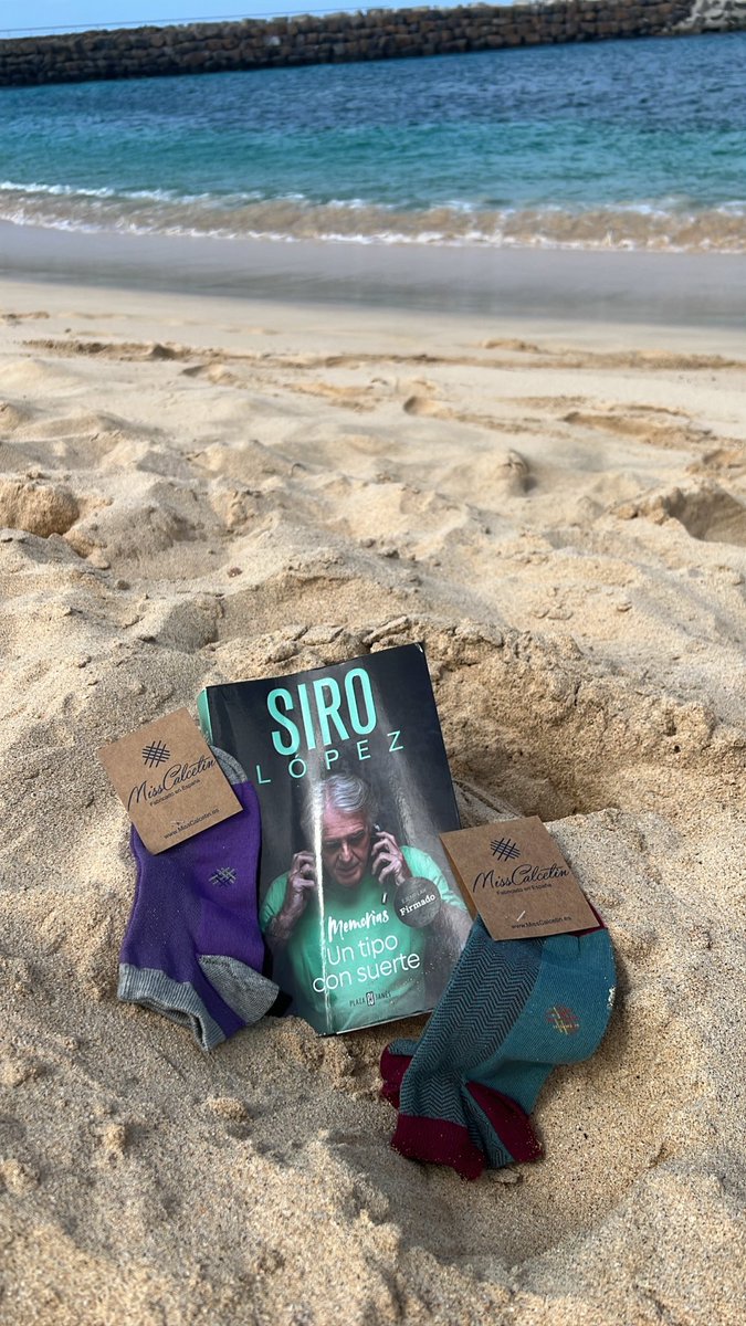 Recomendación literaria de <a href="/MissCalcetin_es/">MissCalcetin</a> para esta Semana Santa el libro 📕 del GRAN <a href="/sirolopez/">Siro López</a> todo aficionado del deporte de este país debería de leerlo, muy recomendable para #vivirviviendoconbuenpie