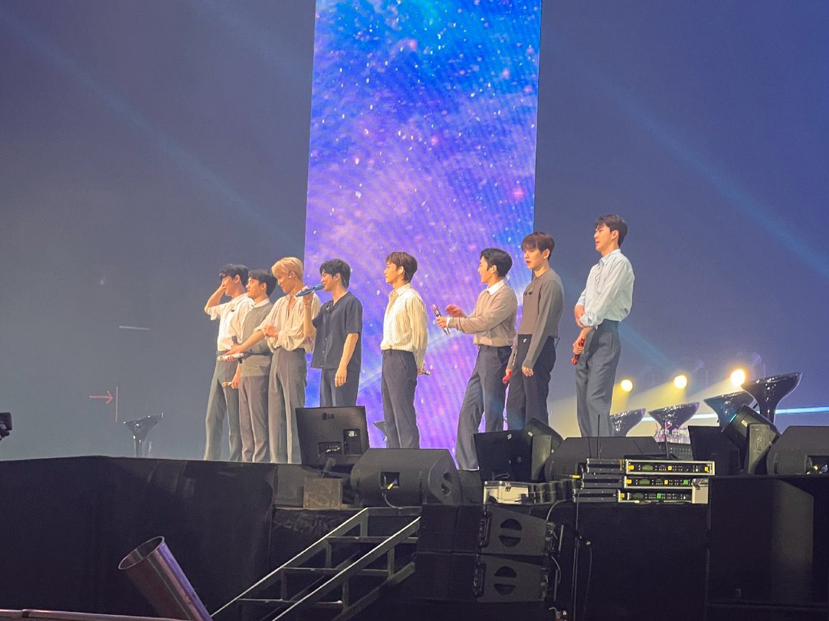 humkjidks's tweet photo. Yang belum pernah liat exo secara langsung, semoga suatu saat nanti kita bisa liat exo dari dekat ya eri😩❤️ terus teriak sepuasnya, nangis sepuasnya😭

Paling engga, sekali seumur hidup😭🙏🏻 
 
#TimeForEXO 
#EXOCLOCK_D1 
#11thYEARSWITHEXO
#Eterna11oveForEXO
@weareoneEXO https://t.co/GzdolBw8v6
