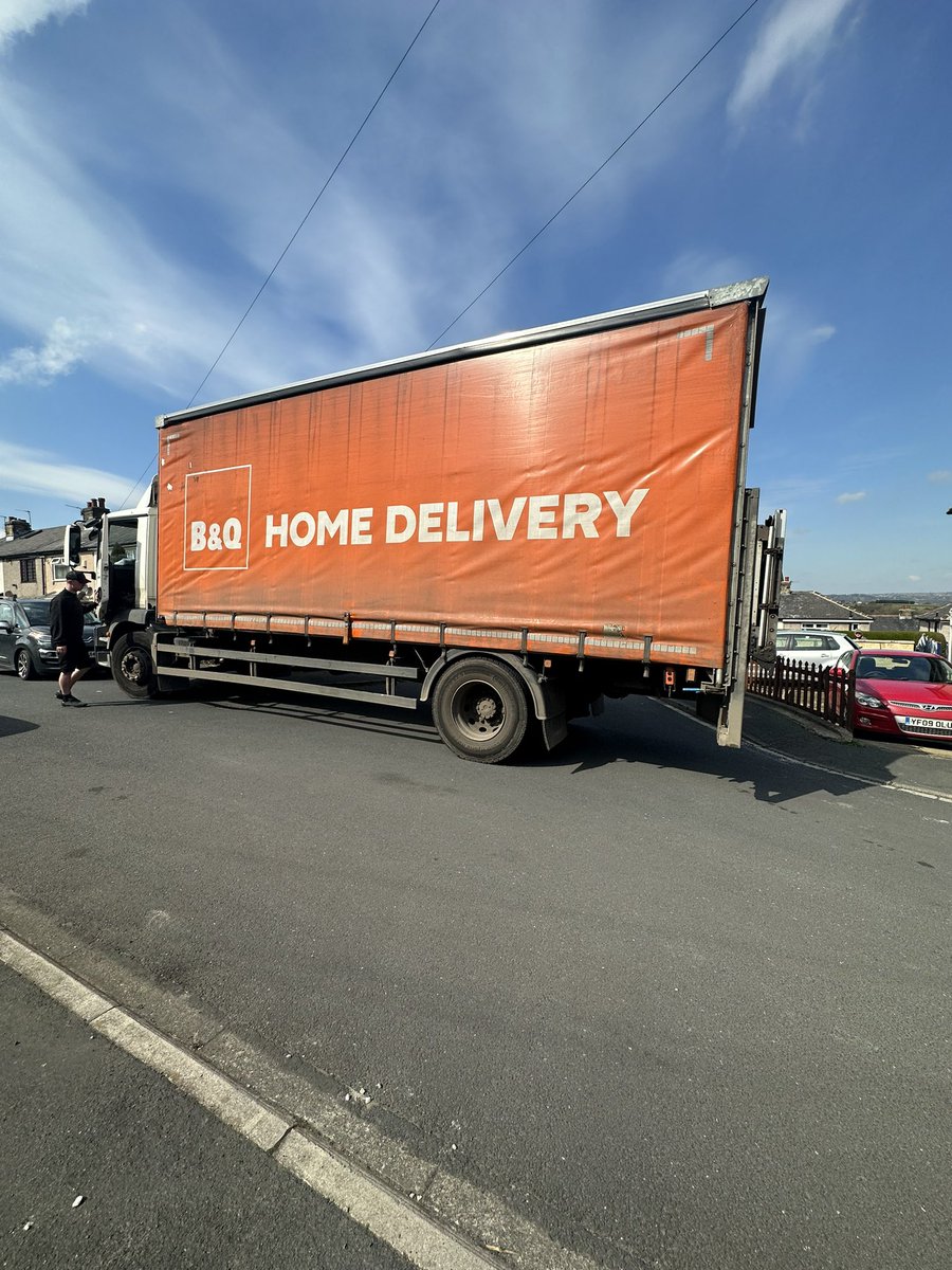 Bingham14Max's tweet photo. @BandQ Do you really think this is acceptable for this parking? https://t.co/Iv4PBCr06L