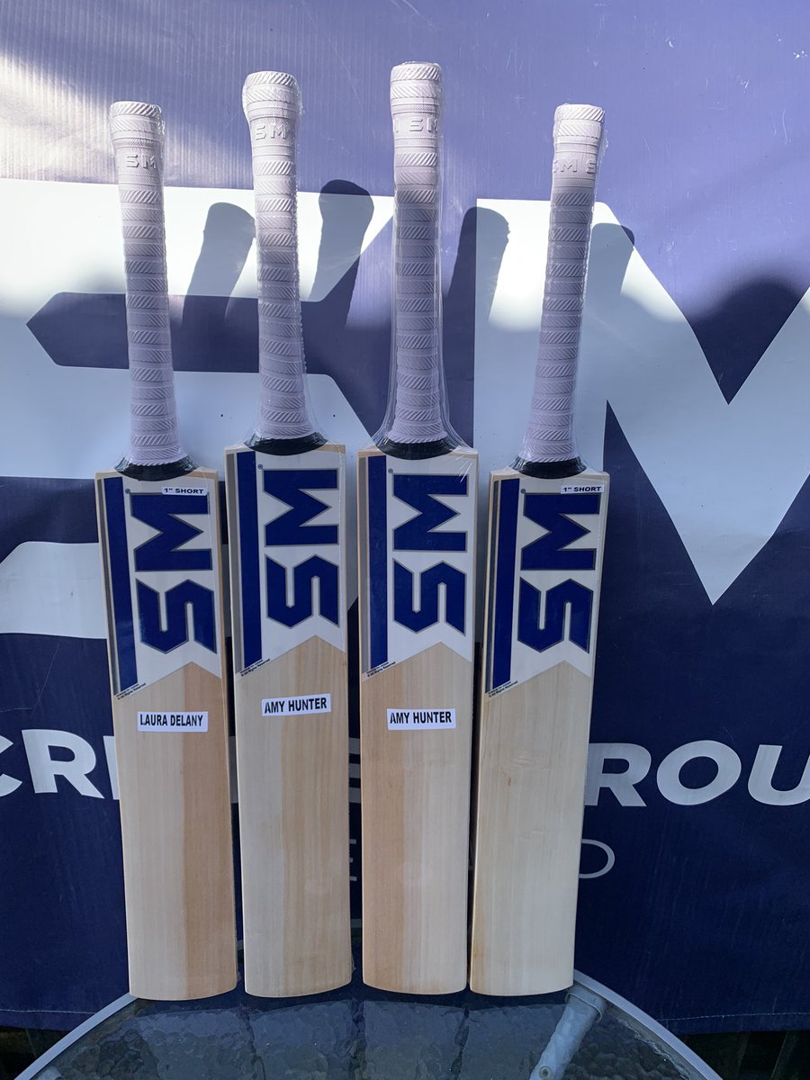 SMCricketIre's tweet photo. Bats from the exclusive @Heatherknight55 SM female range for our @SMCricketIre Ambassadors @lauradel14 & @AmyHunter54 absolute rockets π. Handmade by our master bat makers at our own SM factory.
#smcricket #smcricketbats #heatherknight #cricketbats #premiumwillow https://t.co/U1Jd29vk06