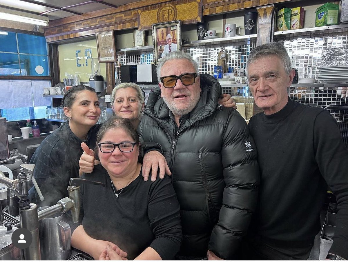 Pellicci_Cafe's tweet photo. Always a delight when our friend #RayWinston pops in for a Cuppa and Bacon Sandwich 👍👍 https://t.co/UZhHne9oHE