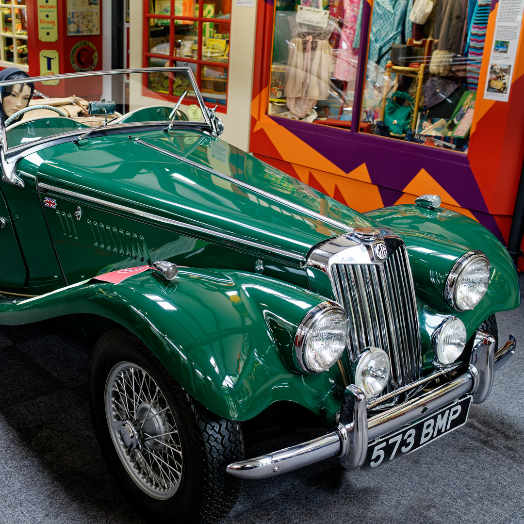 Take some extra time to explore our cars & their stories - we've switched to our peak-season opening hours this week. 

9:30am to 5:30pm every day including this sunny Bank Holiday weekend! 

See you soon.

#classiccars #carmuseum #lakedistrict